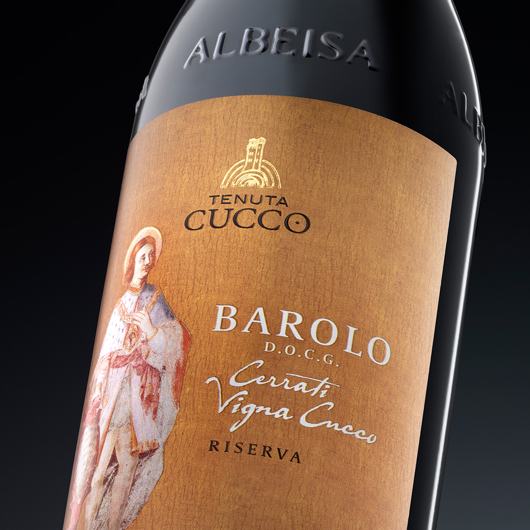 Artigianalità e cura dei particolari per i vini Tenuta Cucco e i gioielli Buccellati